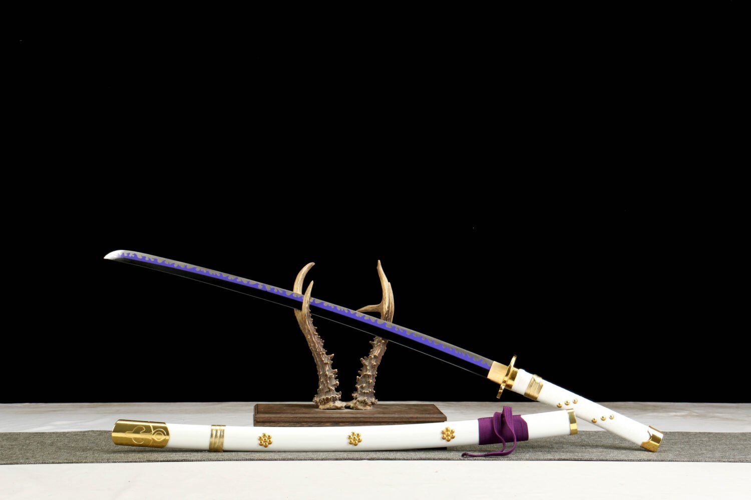 1045 steel - pure handmade Japanese katana - green leather sheath - alloy fittings - special craftsmanship - Bai Tianyu