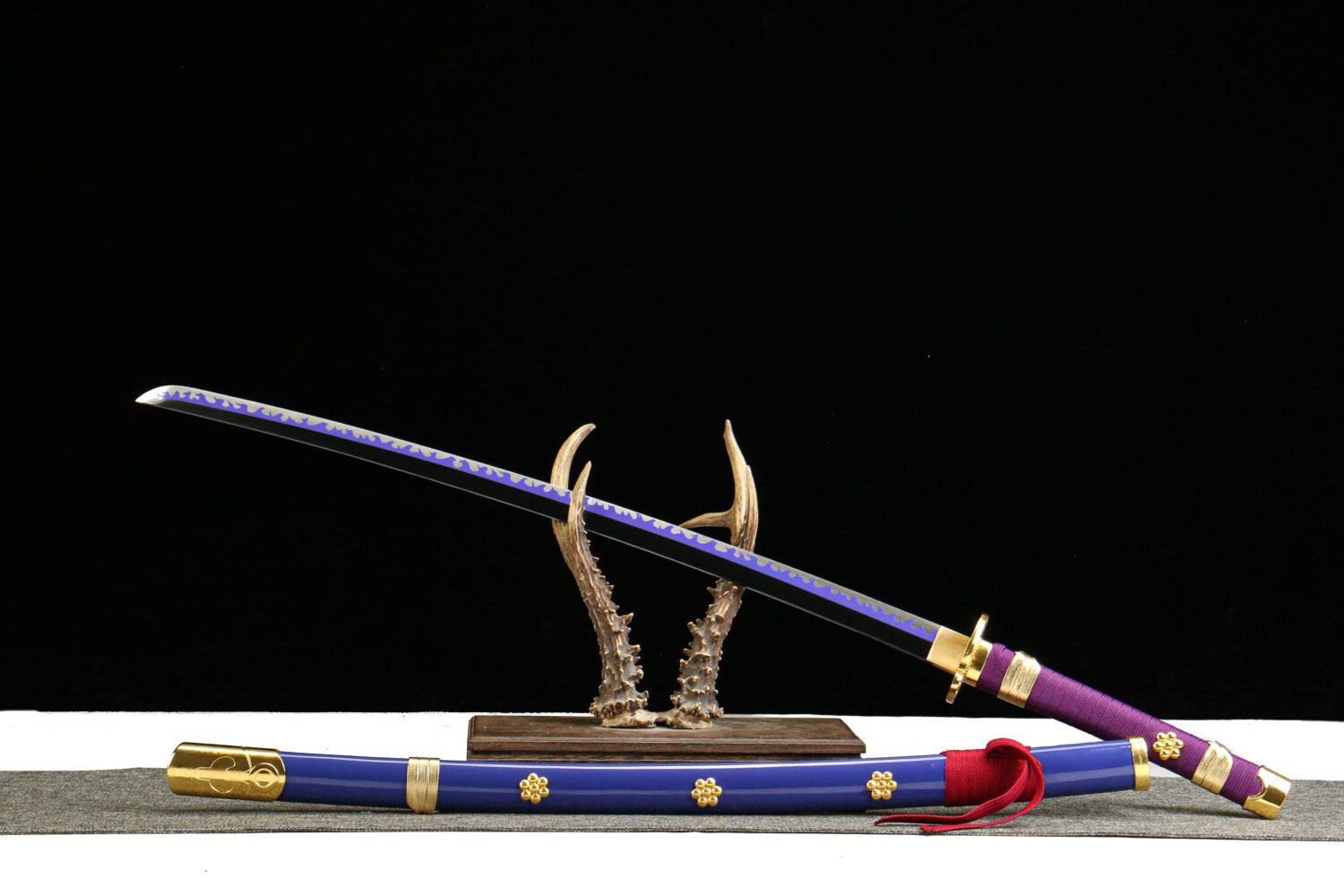 1045 steel - pure hand-forged samurai sword - green leather sheath - alloy equipment - special craftsmanship - purple Yan Mo