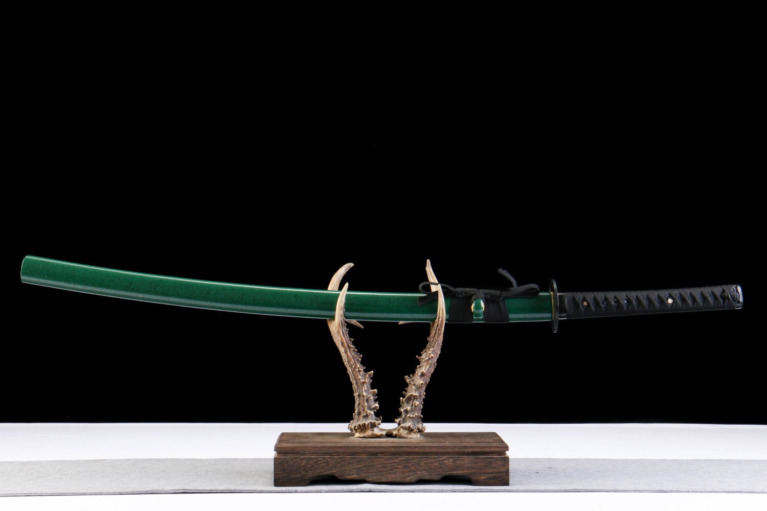 IMG_5693 1065 steel - pure hand-forged samurai sword - iron fittings - green leather sheath - green - Luqifeng