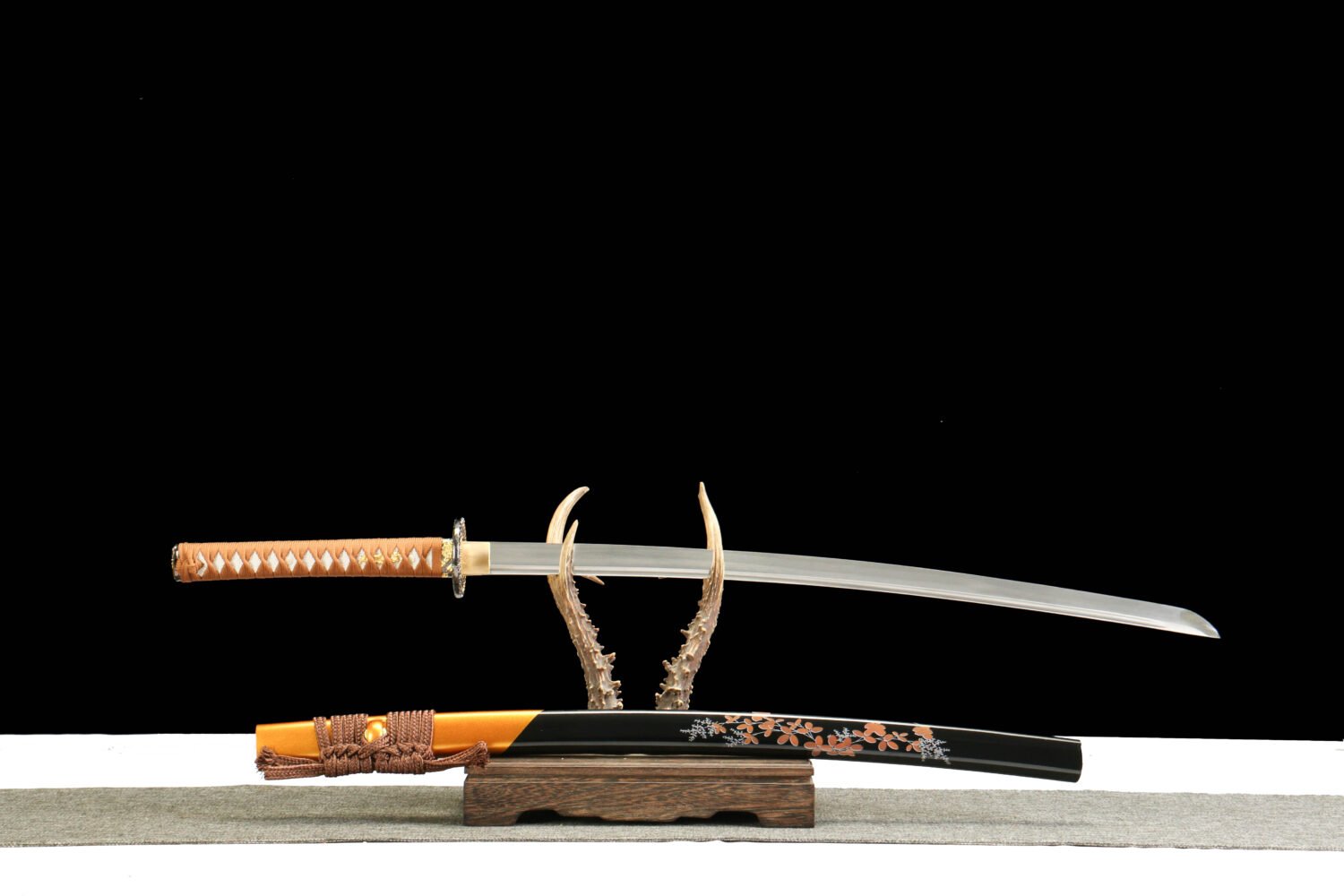 IMG_5759 1065 steel - pure hand-forged samurai sword - green leather sheath - zinc alloy fittings - Qiuhua