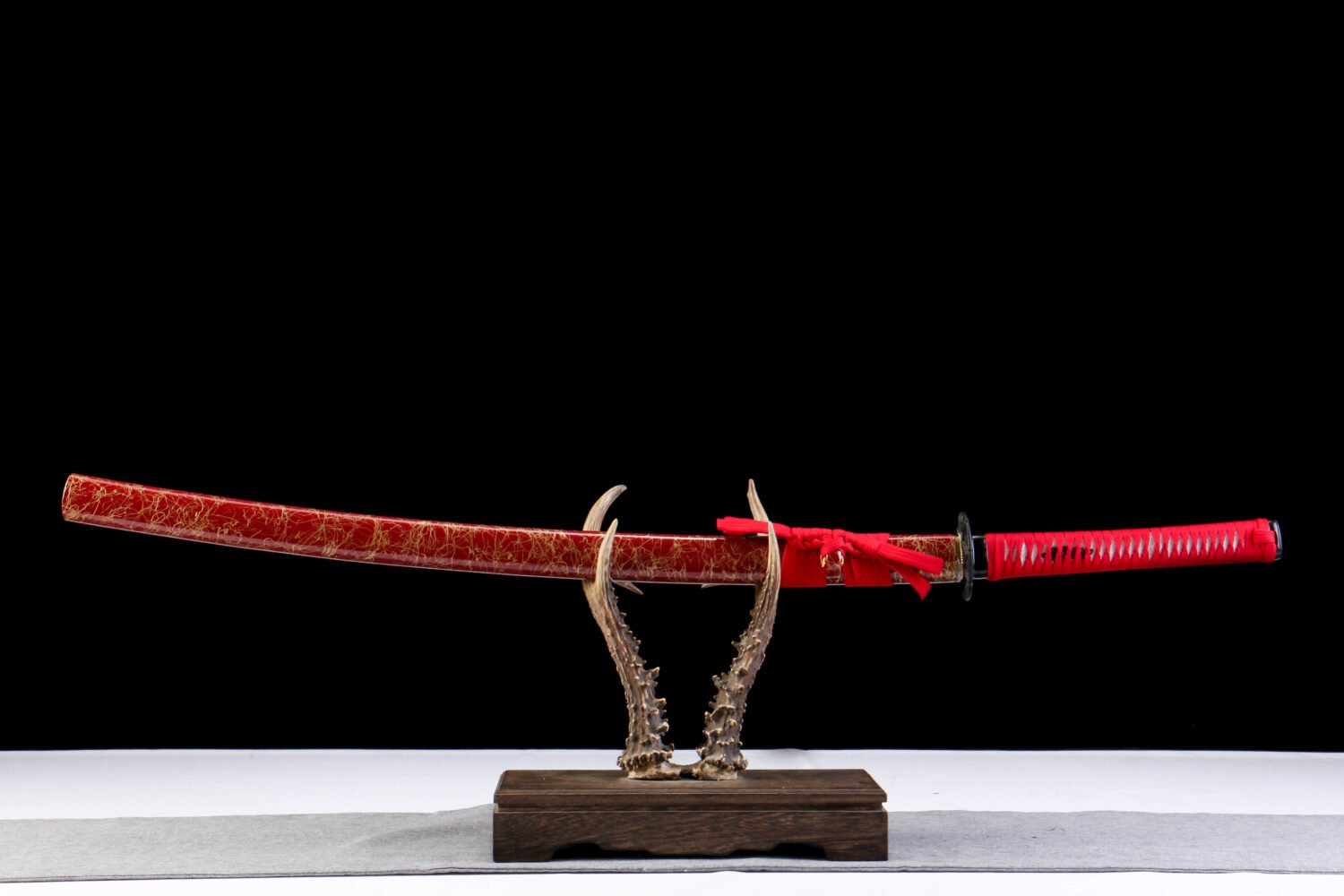 IMG_5828 1065 steel - pure hand-forged samurai sword - green leather sheath - iron fittings - red - burning edge