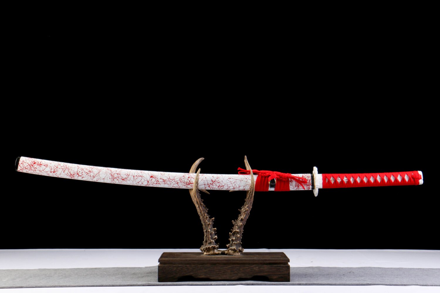 IMG_5833 1065 steel - pure hand-forged samurai sword - iron equipment - green leather sheath - red thread