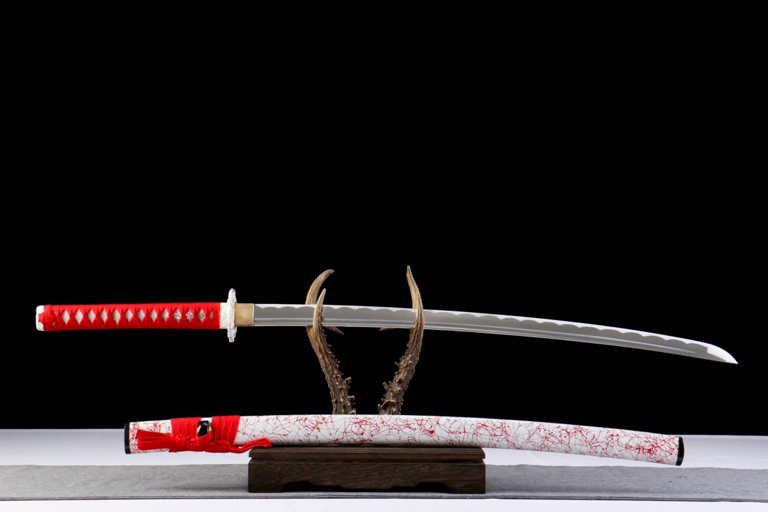 IMG_5834 1065 steel - pure hand-forged samurai sword - iron equipment - green leather sheath - red thread