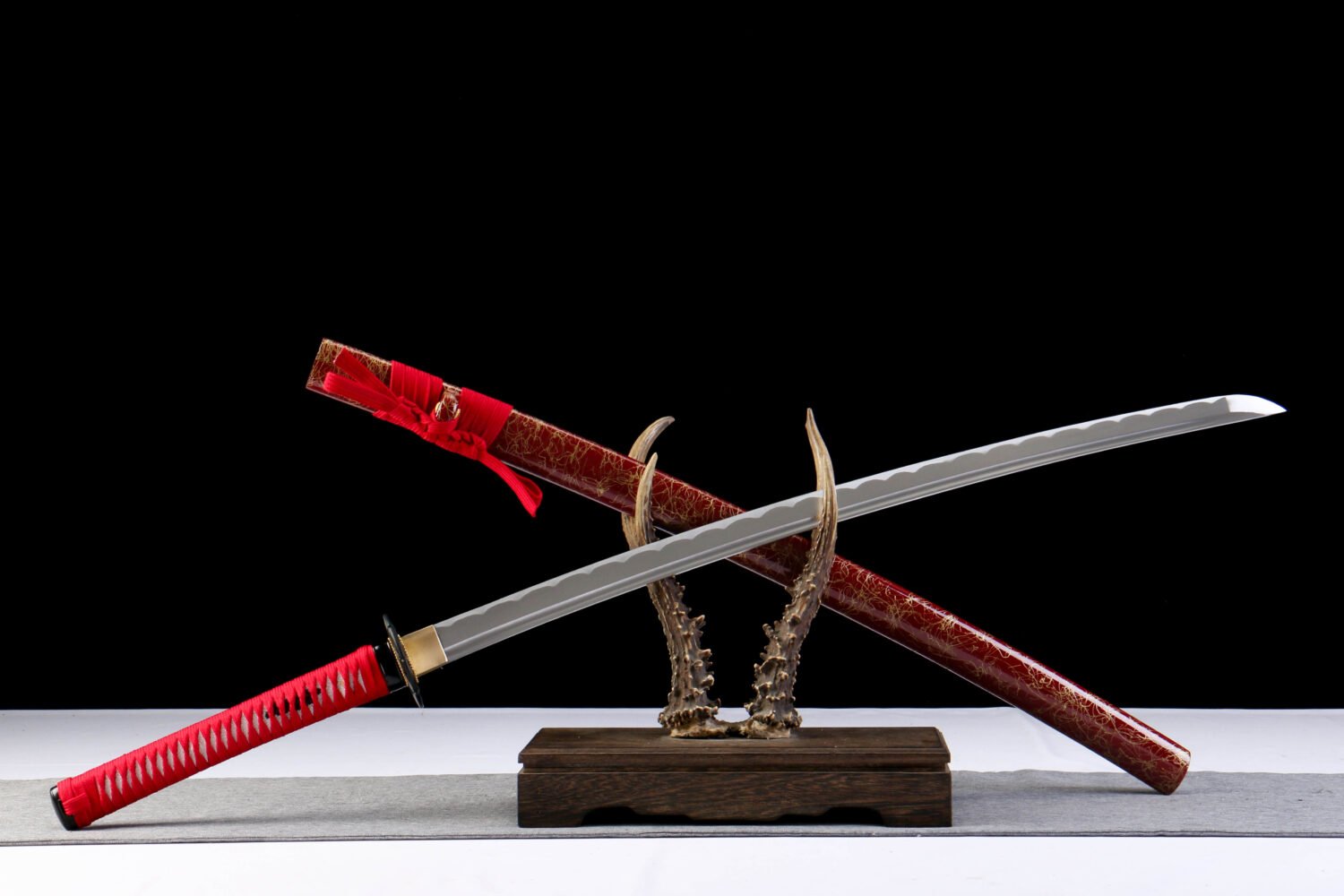 IMG_5842 1065 steel - pure hand-forged samurai sword - green leather sheath - iron fittings - red - burning edge