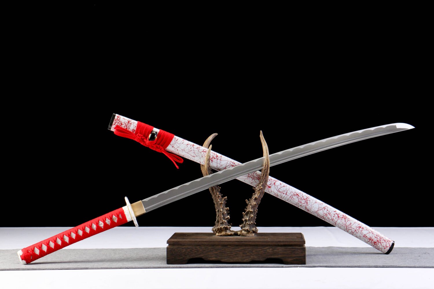 IMG_5847 1065 steel - pure hand-forged samurai sword - iron equipment - green leather sheath - red thread