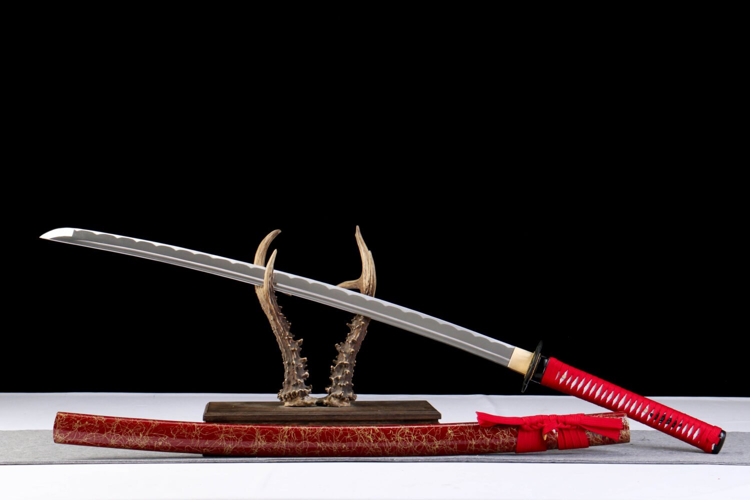 IMG_5857 1065 steel - pure hand-forged samurai sword - green leather sheath - iron fittings - red - burning edge