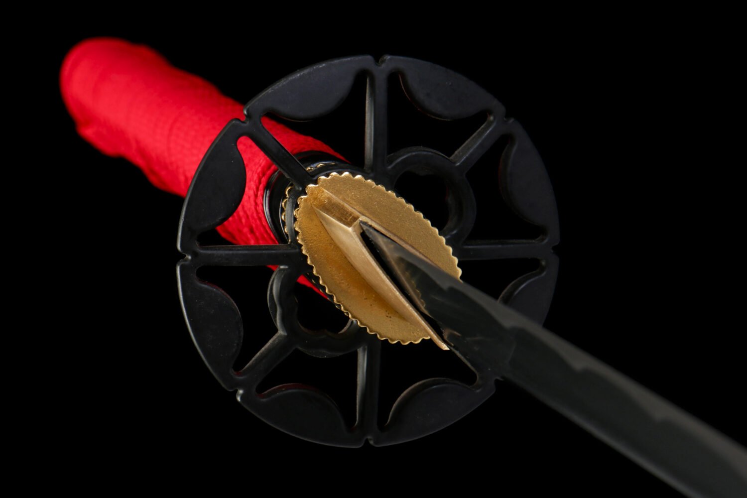 IMG_5867 1065 steel - pure hand-forged samurai sword - green leather sheath - iron fittings - red - burning edge