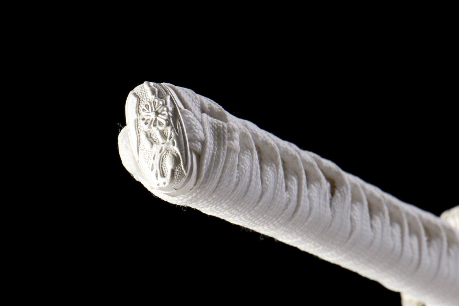 1065 steel - pure handmade Japanese katana - iron fittings - green leather sheath - white - snow