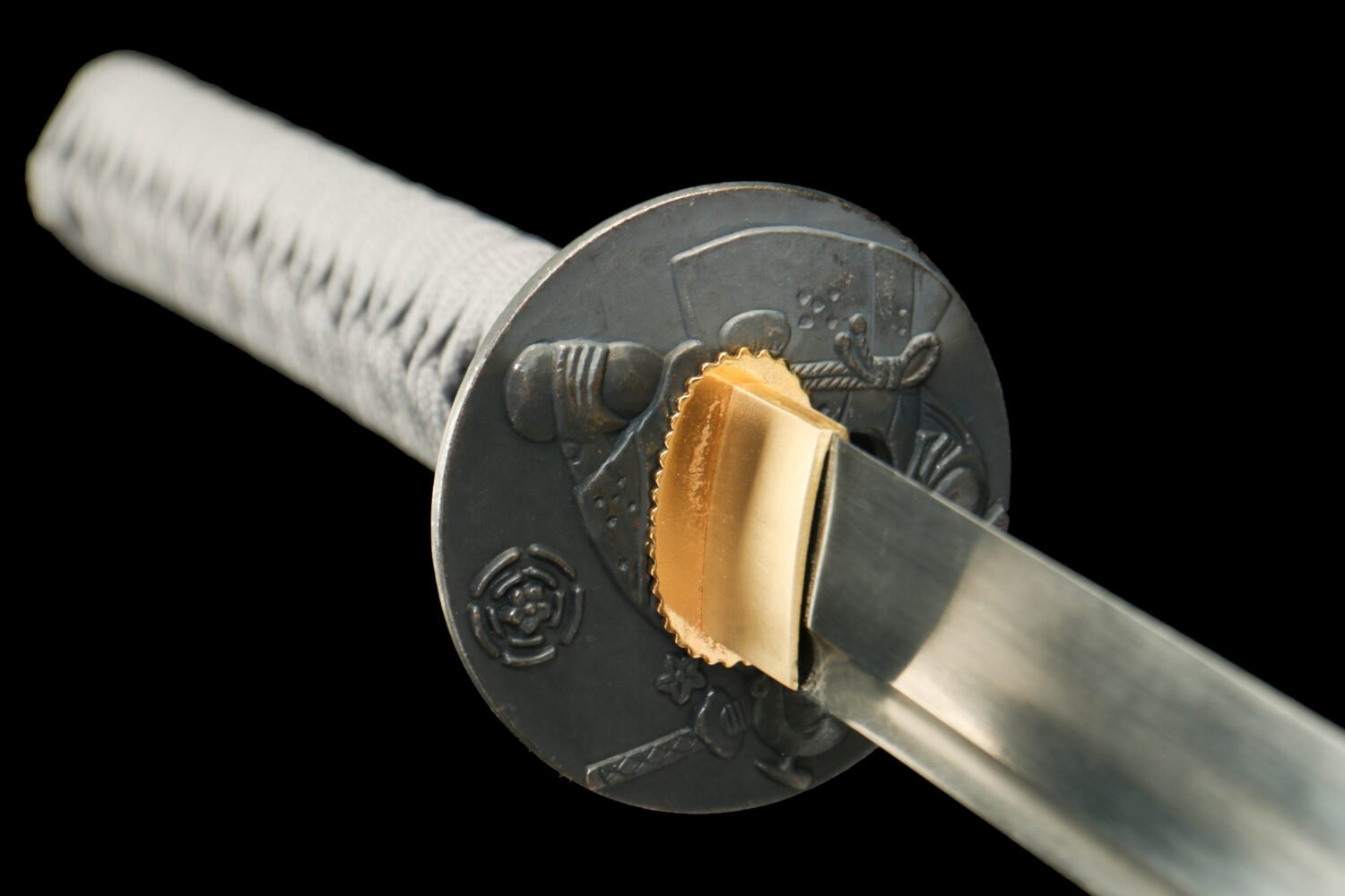 IMG_5957 1065 steel - pure handmade Japanese katana - green leather sheath - zinc alloy fittings - White Tiger Roar