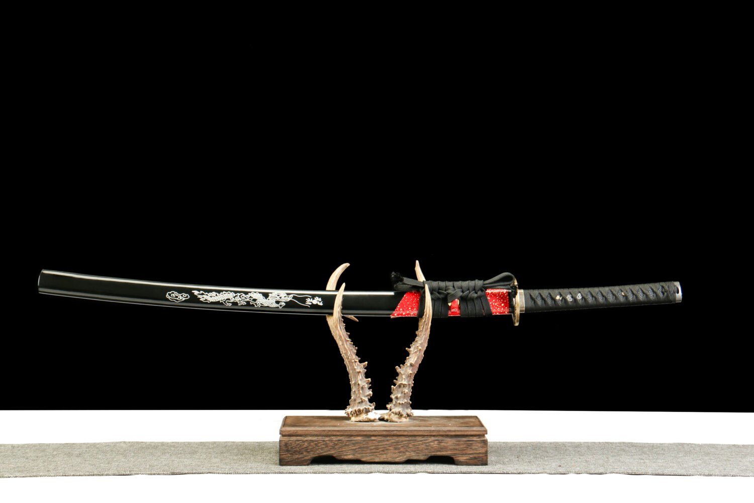 IMG_6016 1065 steel - pure hand-forged samurai sword - green leather sheath - zinc alloy fittings - roasted black - red flame