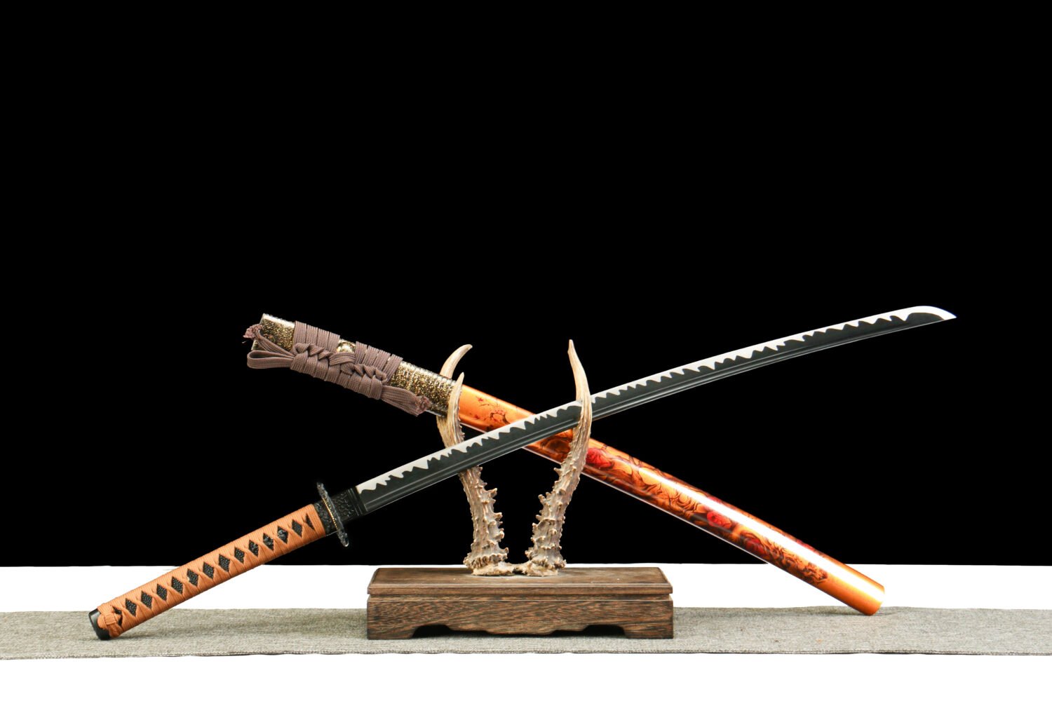 IMG_6050 1065 steel - pure hand-forged samurai sword - green leather sheath - zinc alloy fittings - roasted black - hunting sand