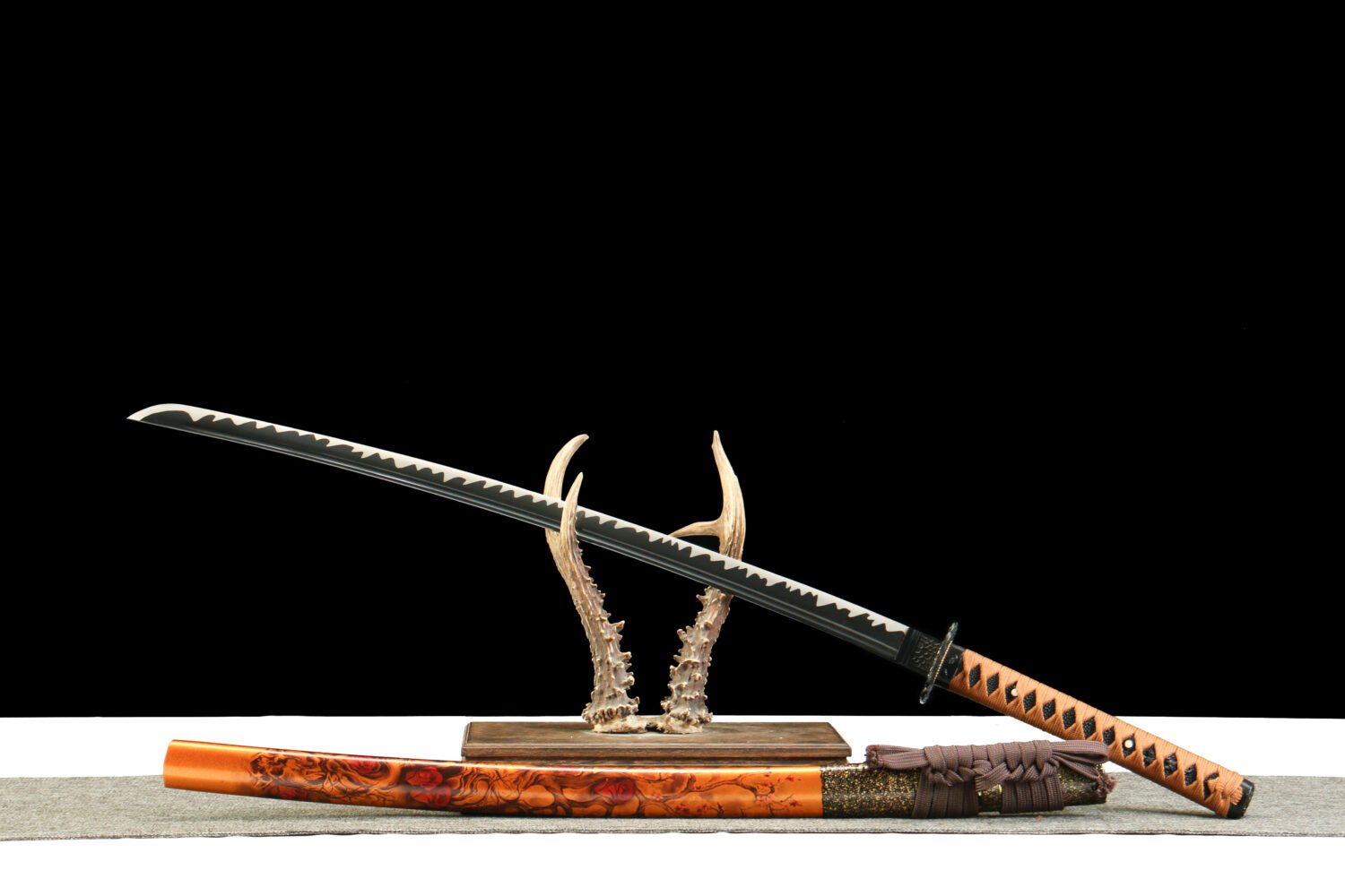 IMG_6061 1065 steel - pure hand-forged samurai sword - green leather sheath - zinc alloy fittings - roasted black - hunting sand