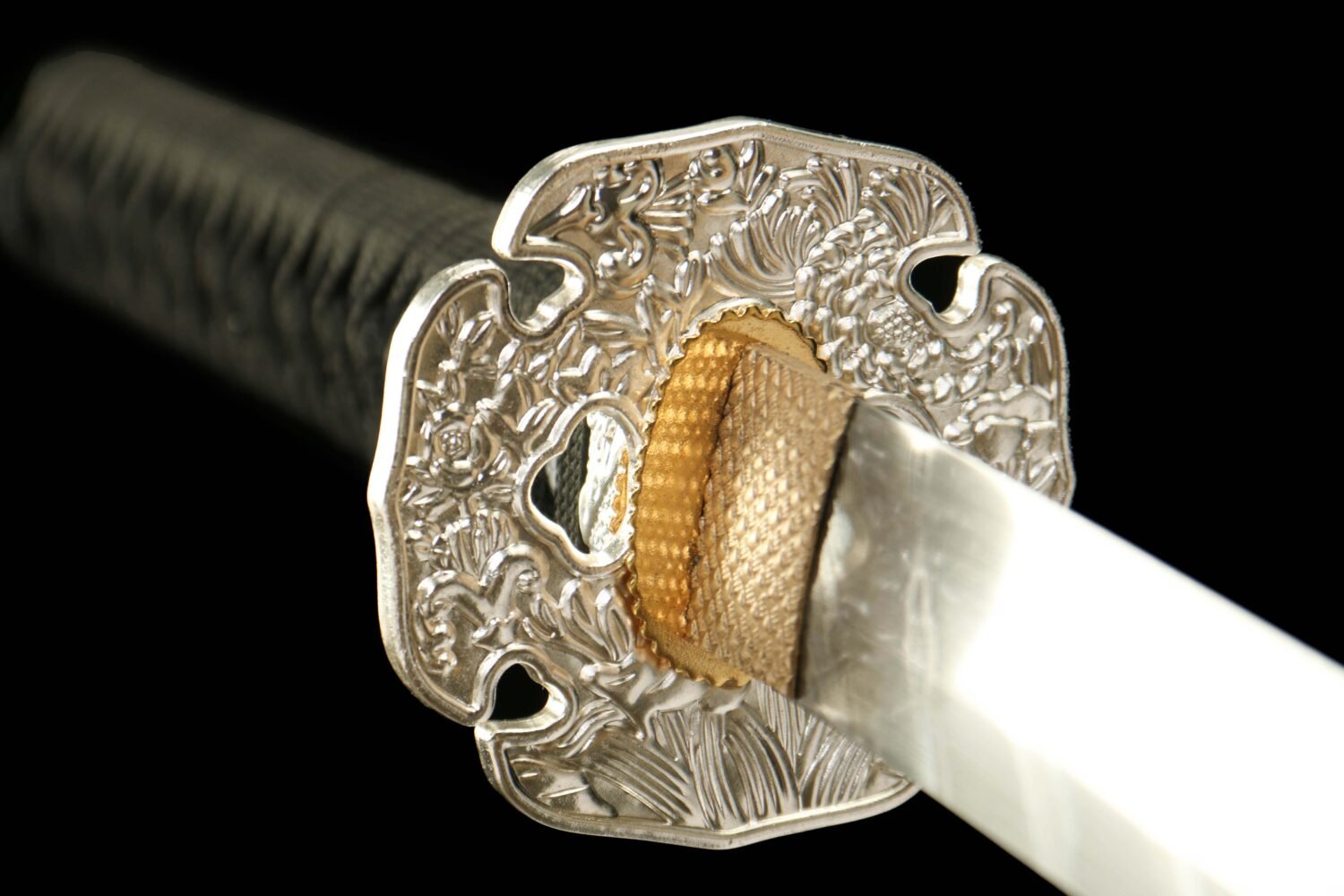 Damascus steel, pure handmade Japanese katana, green leather sheath, twisted pattern, silver plating, frosted magnificent
