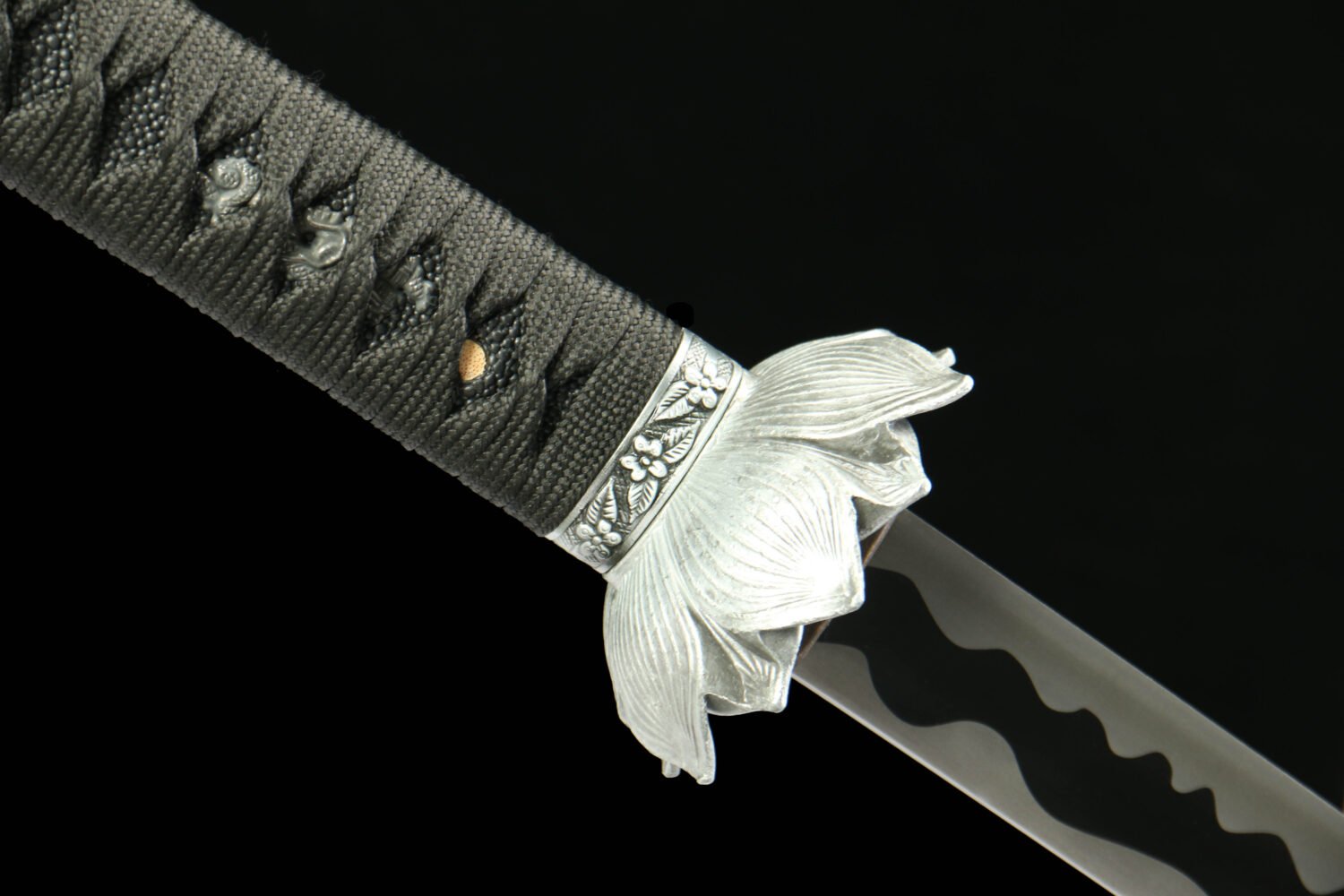 IMG_6538 1065 steel - pure handmade Japanese samurai sword - green leather sheath - zinc alloy fittings - immortal sword