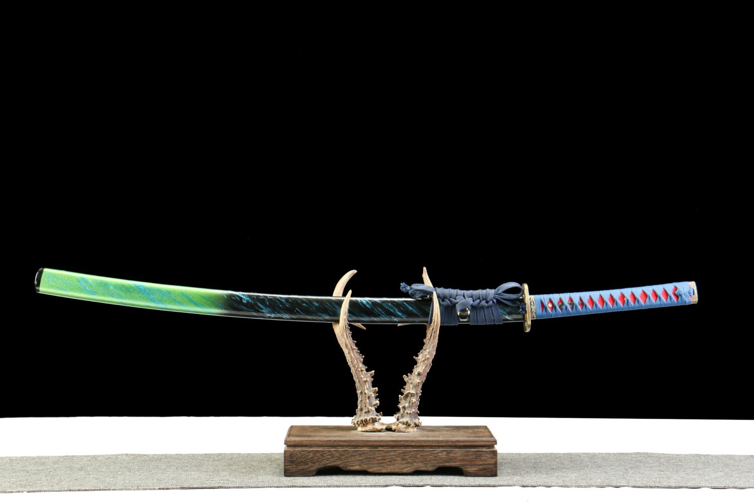 IMG_6539 1065 steel - pure handmade Japanese katana - green leather sheath - zinc alloy fittings - roasted black red - blood cherry