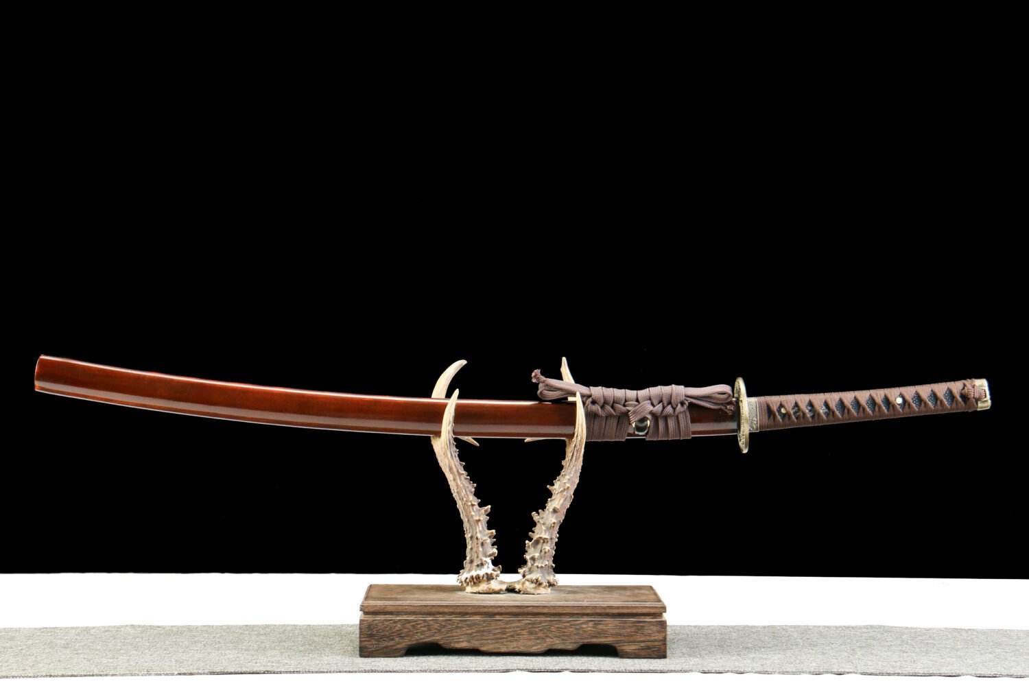 IMG_6545 1065 steel - pure hand-forged samurai sword - green leather sheath - zinc alloy fittings - blued - red flame