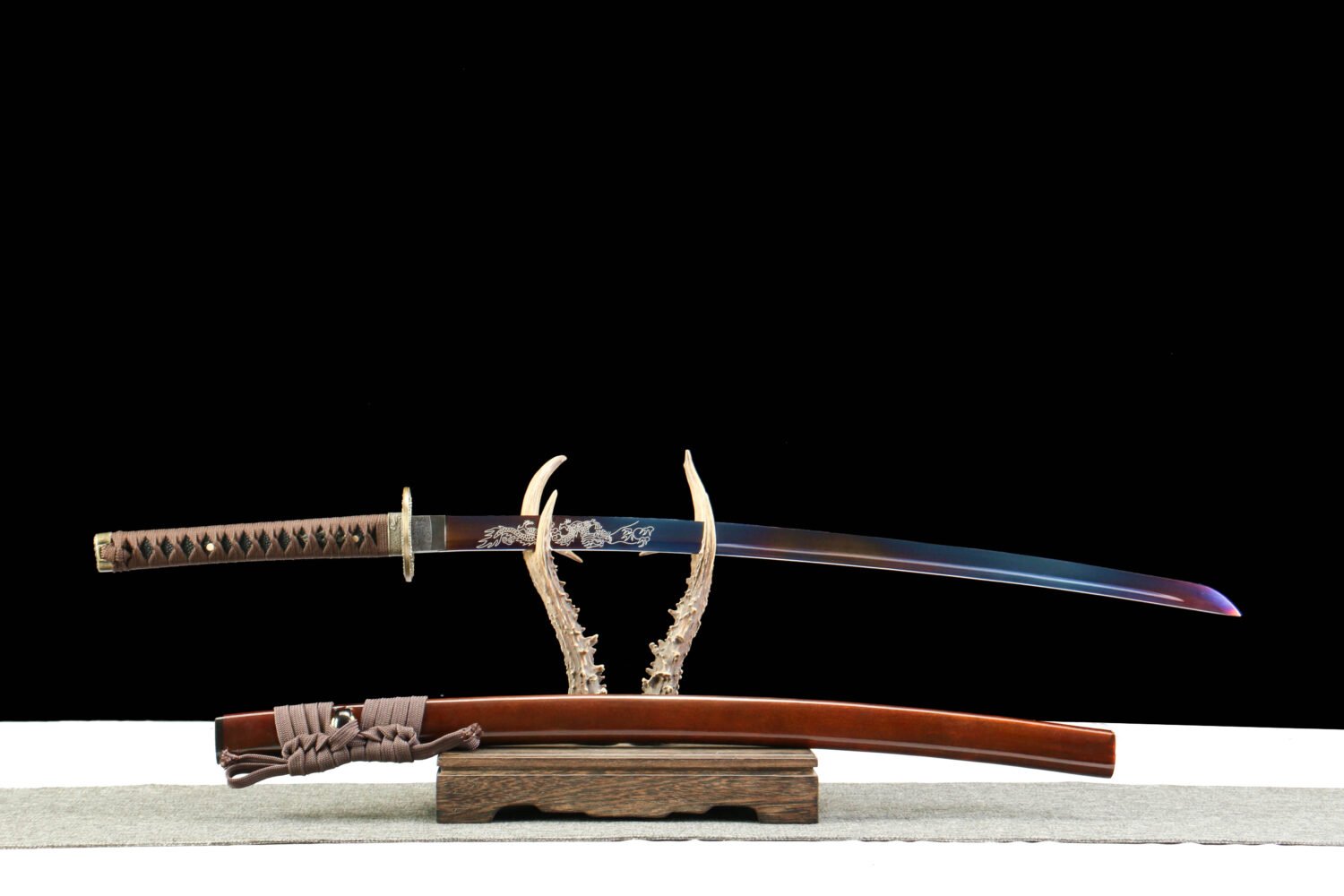 IMG_6546 1065 steel - pure hand-forged samurai sword - green leather sheath - zinc alloy fittings - blued - red flame