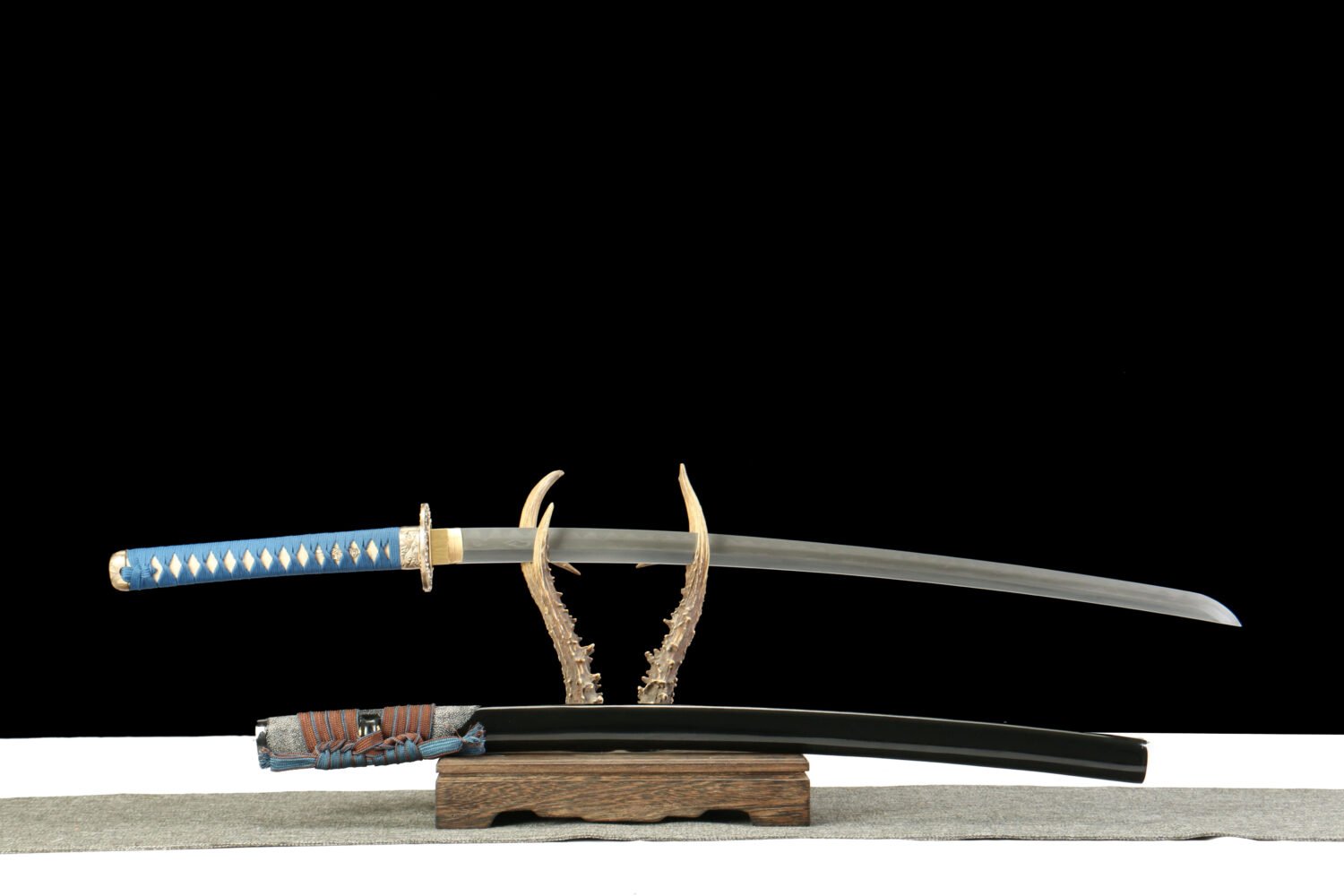 1060 steel - pure handmade Japanese samurai sword - half fish skin sheath - copper fittings - Qingming
