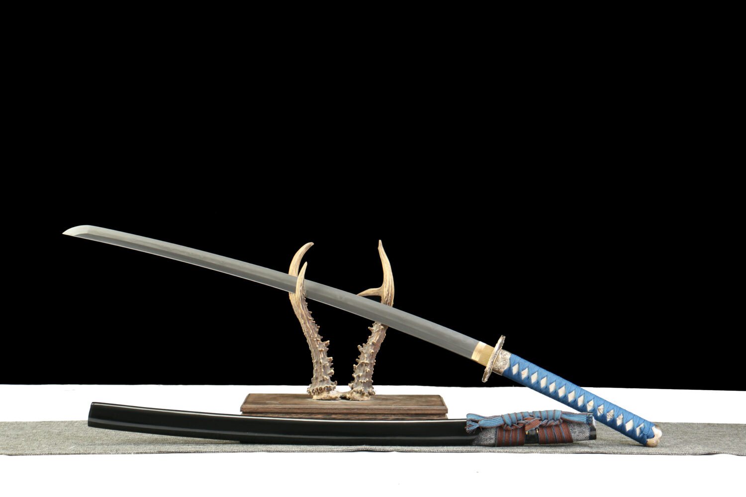 1060 steel - pure handmade Japanese samurai sword - half fish skin sheath - copper fittings - Qingming