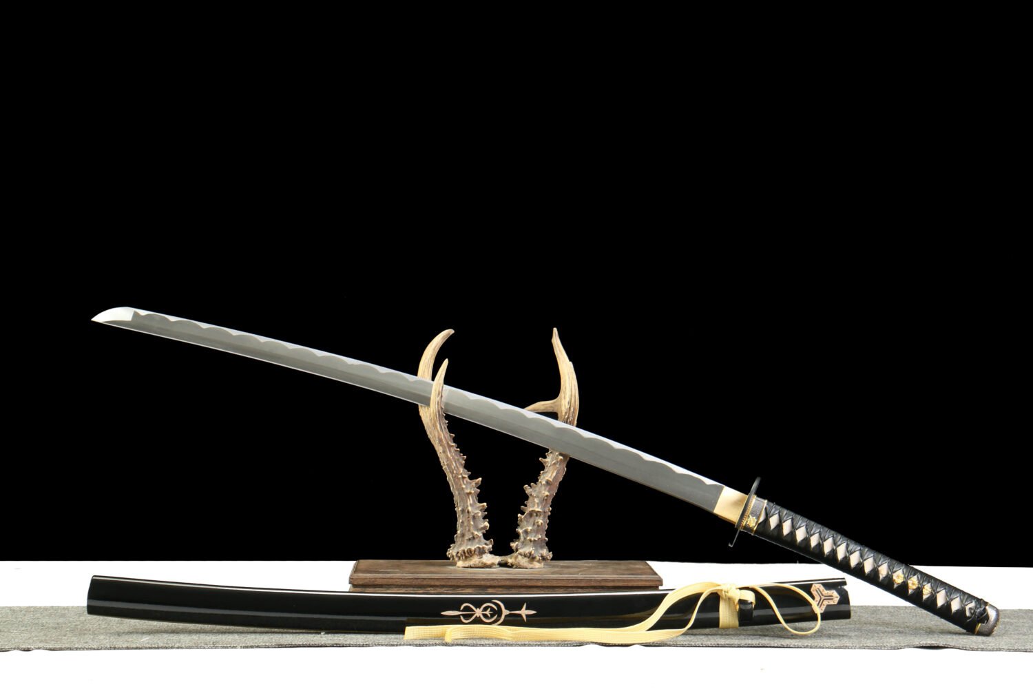 1045 steel - pure hand-forged samurai sword - green leather sheath - iron harness - Kill Bill - carbon steel version
