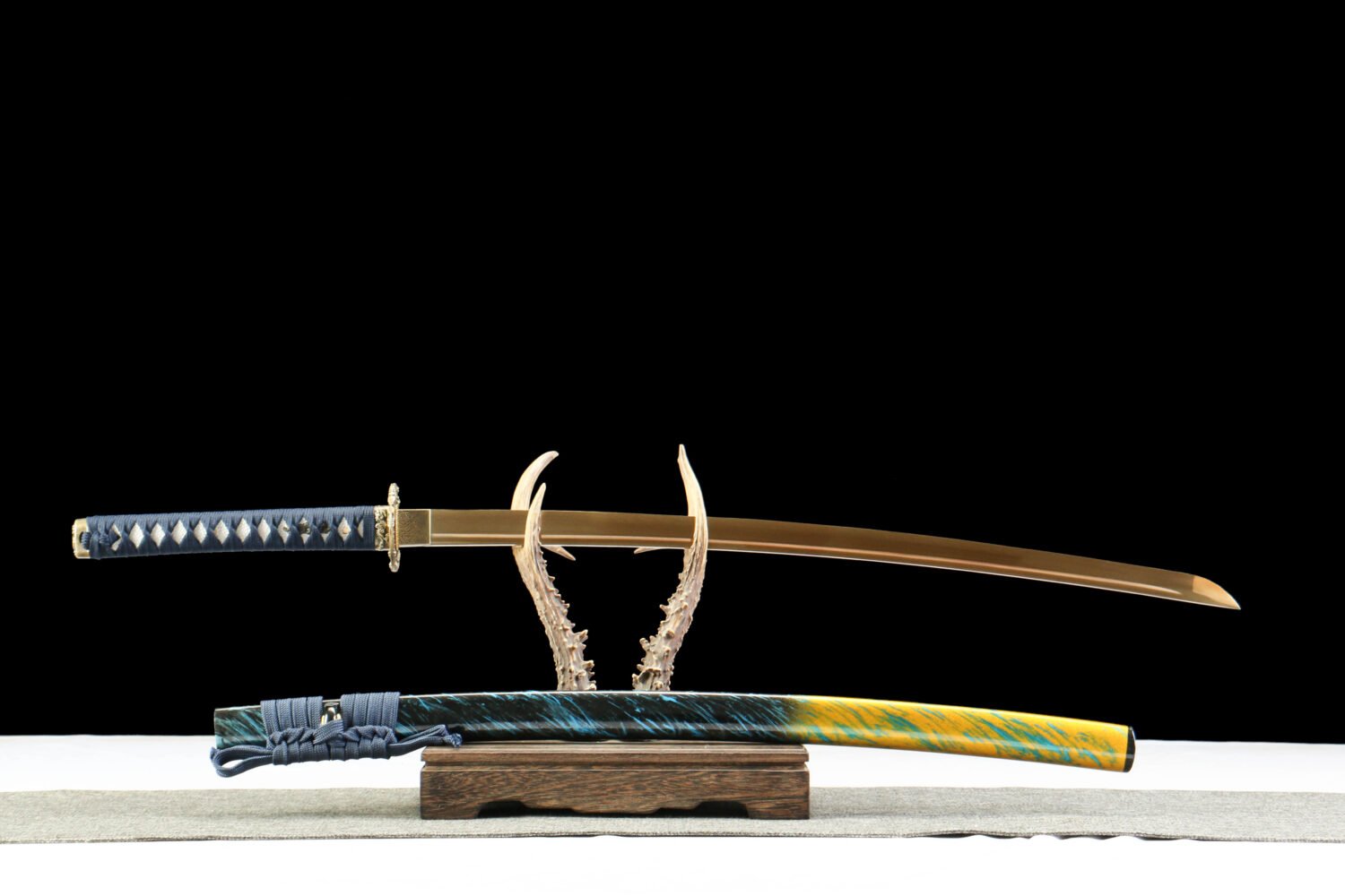 IMG_6884 1065 steel - pure handmade Japanese katana - green leather sheath - zinc alloy fittings - baked gold - ice flame sword