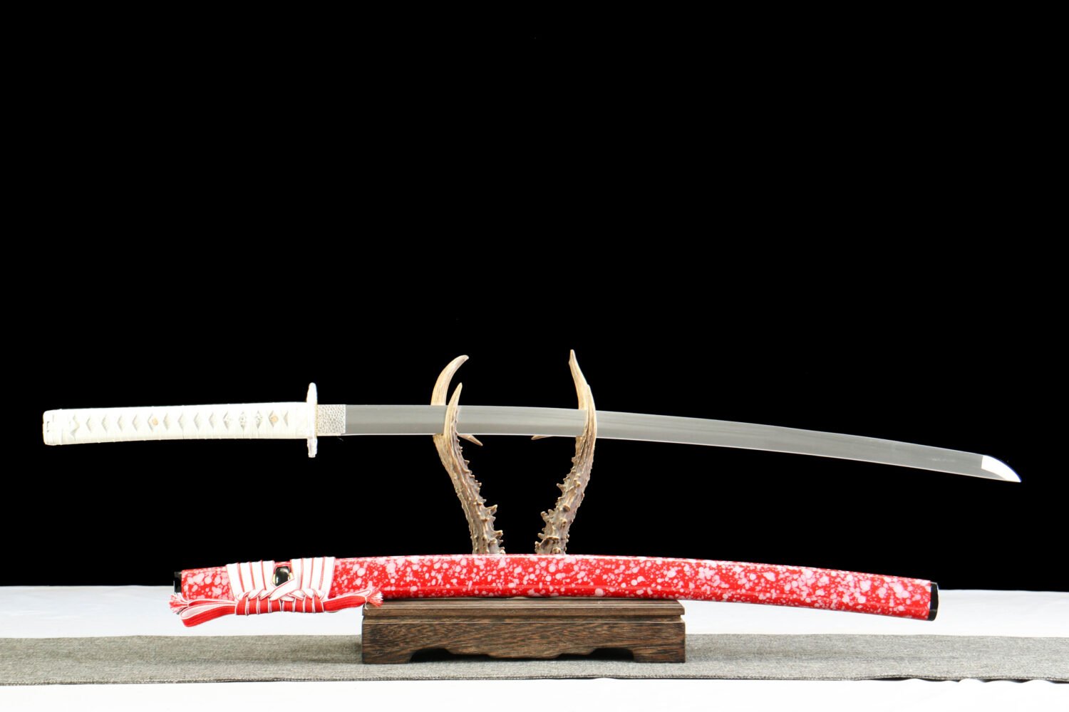 IMG_6890 1065 steel - pure handmade Japanese katana - green leather sheath - zinc alloy fittings - rage