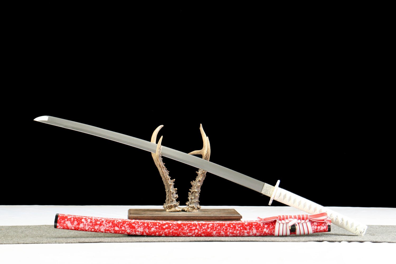 IMG_6912 1065 steel - pure handmade Japanese katana - green leather sheath - zinc alloy fittings - rage