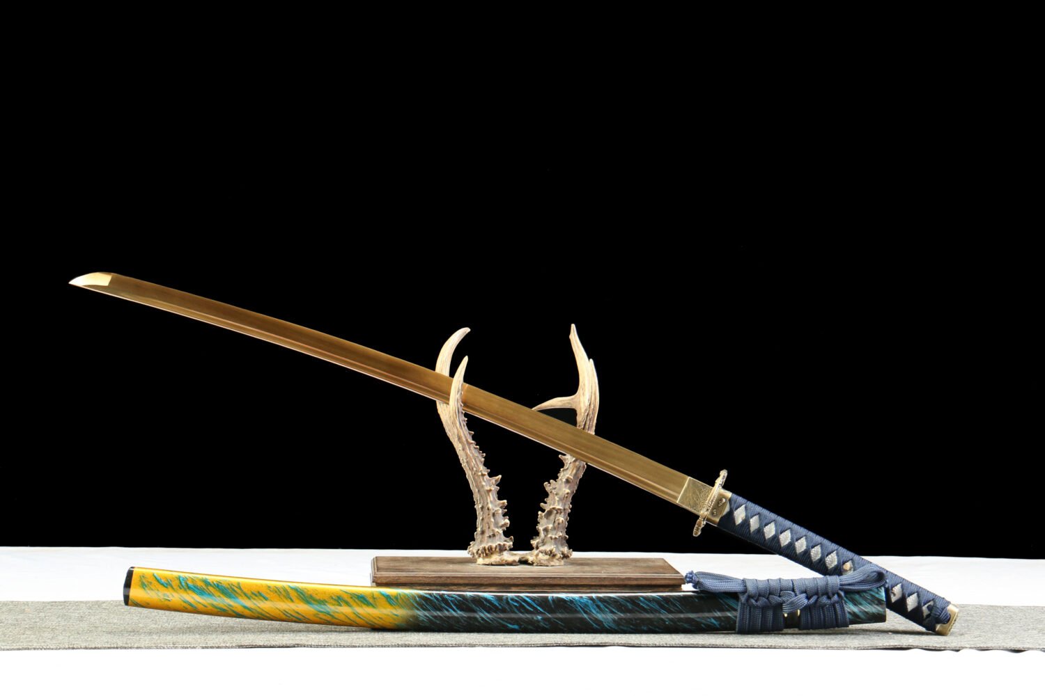 IMG_6926 1065 steel - pure handmade Japanese katana - green leather sheath - zinc alloy fittings - baked gold - ice flame sword