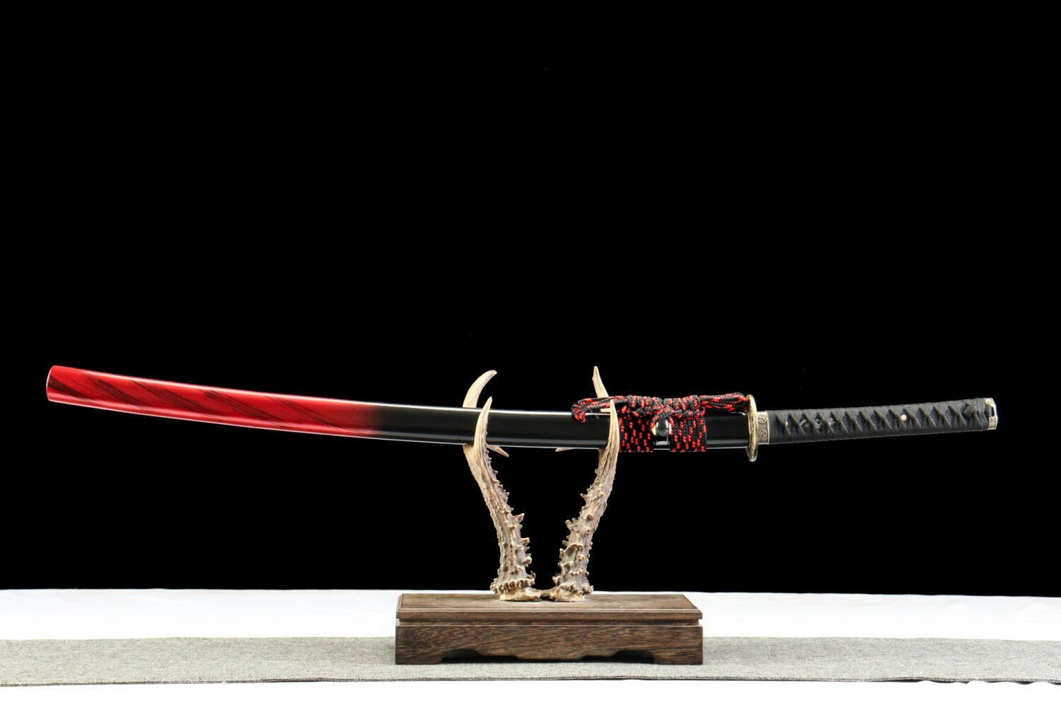 IMG_6939 1065 steel - pure hand-forged samurai sword - green leather sheath - zinc alloy fittings - baked red - cracked