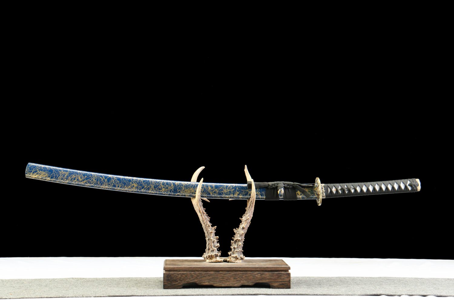 1045 steel - pure hand-forged samurai sword - green leather sheath - zinc alloy fittings - special craftsmanship - Yonagi
