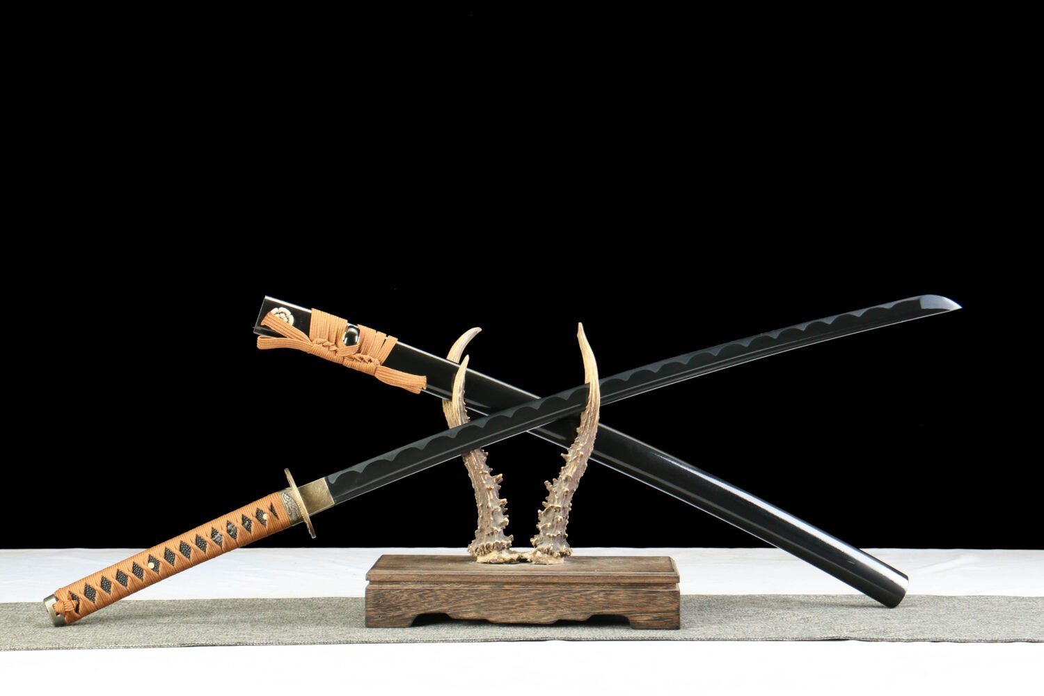 1045 steel - pure hand-forged samurai sword - green leather sheath - zinc alloy fittings - roasted black - night spirit