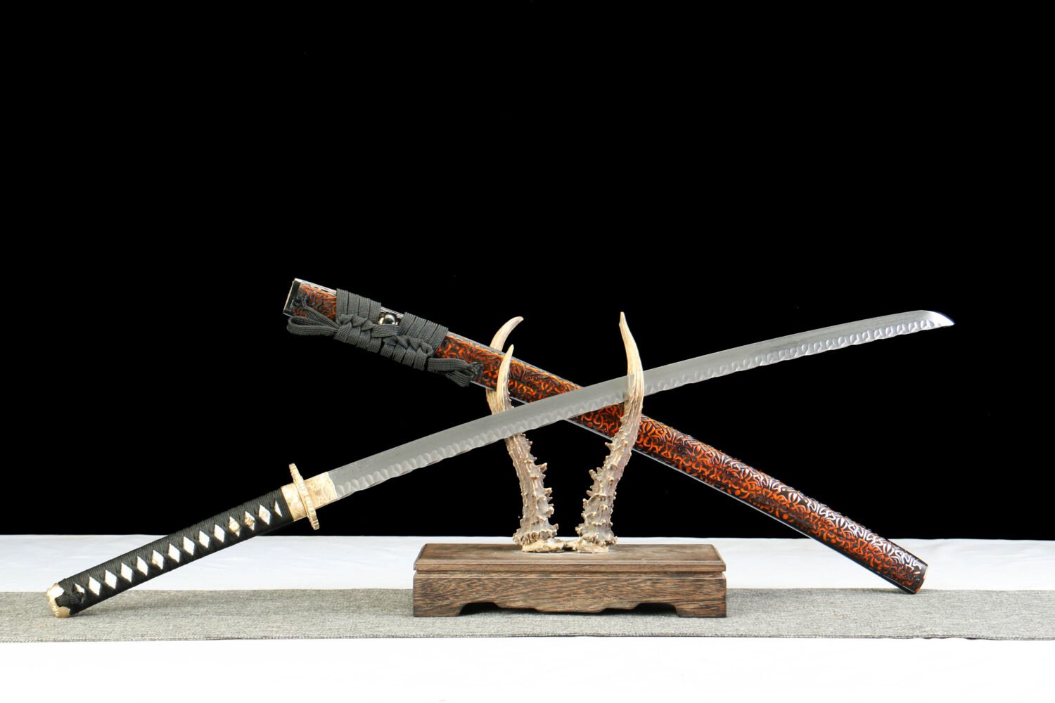 Damascus steel-purely handmade Japanese samurai sword-Kagemu