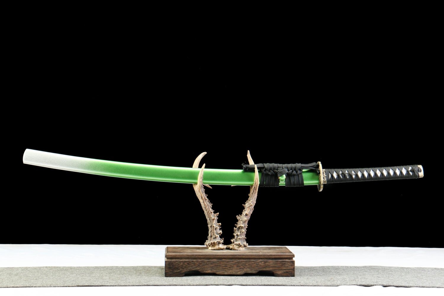 IMG_7181 1065 steel - pure handmade Japanese katana - green leather sheath - zinc alloy fittings - Youteng