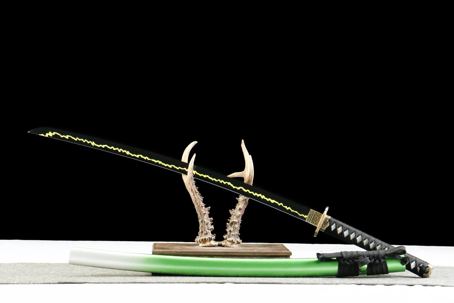 IMG_7220 1065 steel - pure handmade Japanese katana - green leather sheath - zinc alloy fittings - Youteng