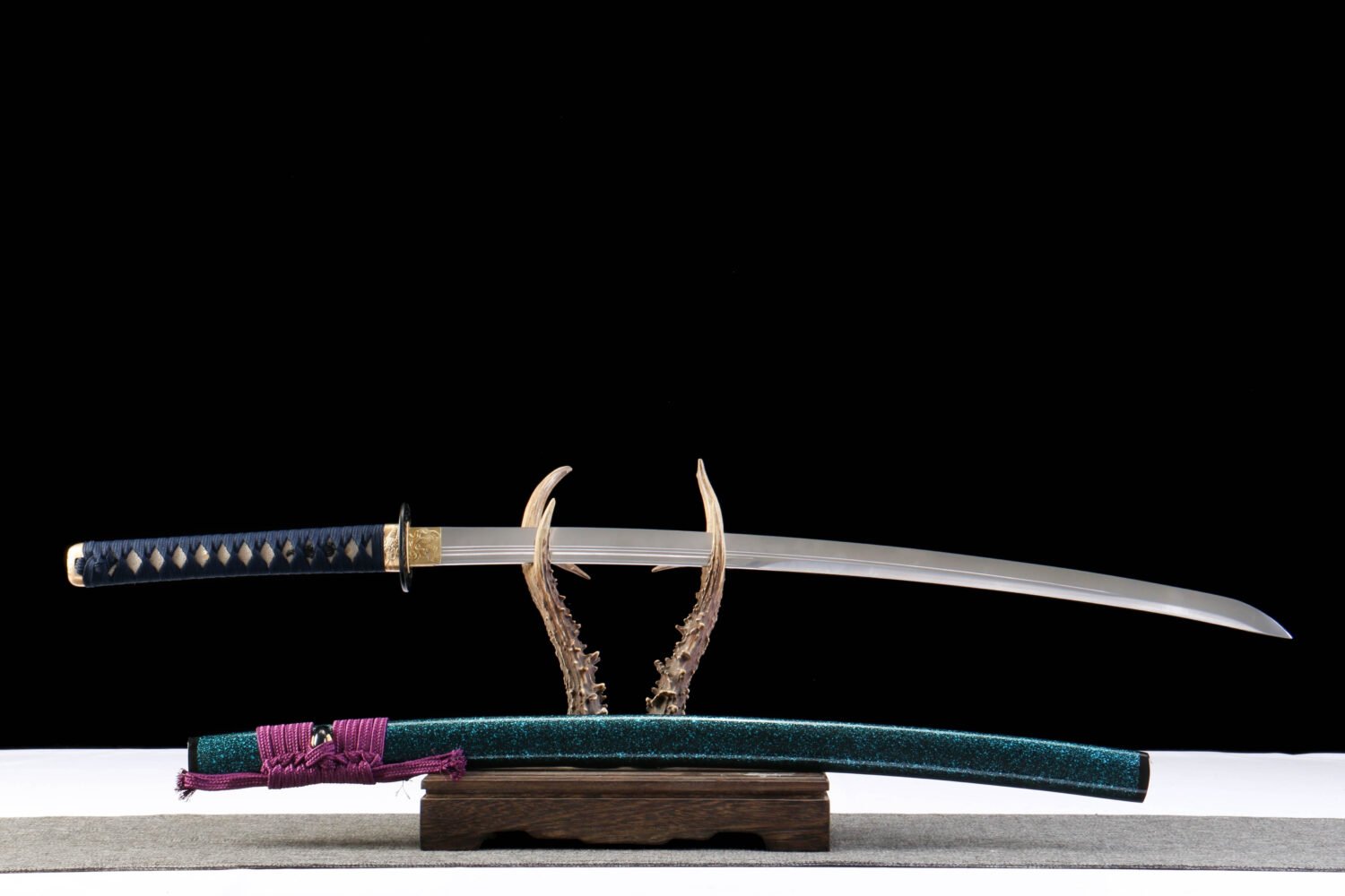 IMG_7898 1065 steel - pure hand-forged samurai sword - green leather sheath - iron equipment - blue flash pelican head made samurai sword - Qingyuan Yaojin