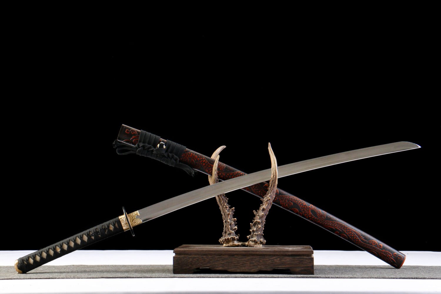 IMG_7910 1065 steel - pure hand-forged samurai sword - green leather sheath - iron equipment - dragon sheath mirror samurai sword - red sky dragon cry