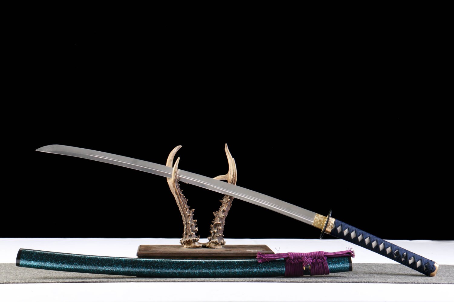 IMG_7917 1065 steel - pure hand-forged samurai sword - green leather sheath - iron equipment - blue flash pelican head made samurai sword - Qingyuan Yaojin