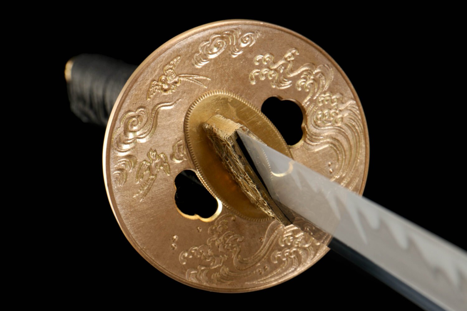T10 steel - pure handmade Japanese katana - earth-covered and burnt blade - green leather sheath - copper fittings - thin sheath katana - black gold and blue silk