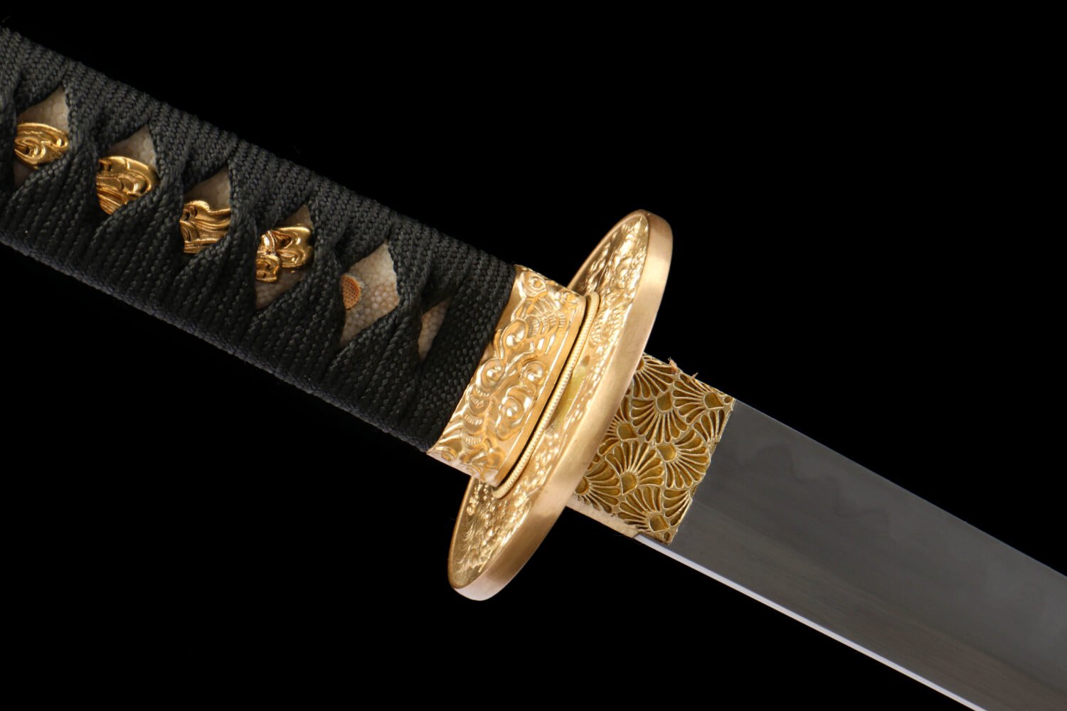 T10 steel - pure handmade Japanese katana - earth-covered and burnt blade - green leather sheath - copper fittings - thin sheath katana - black gold and blue silk