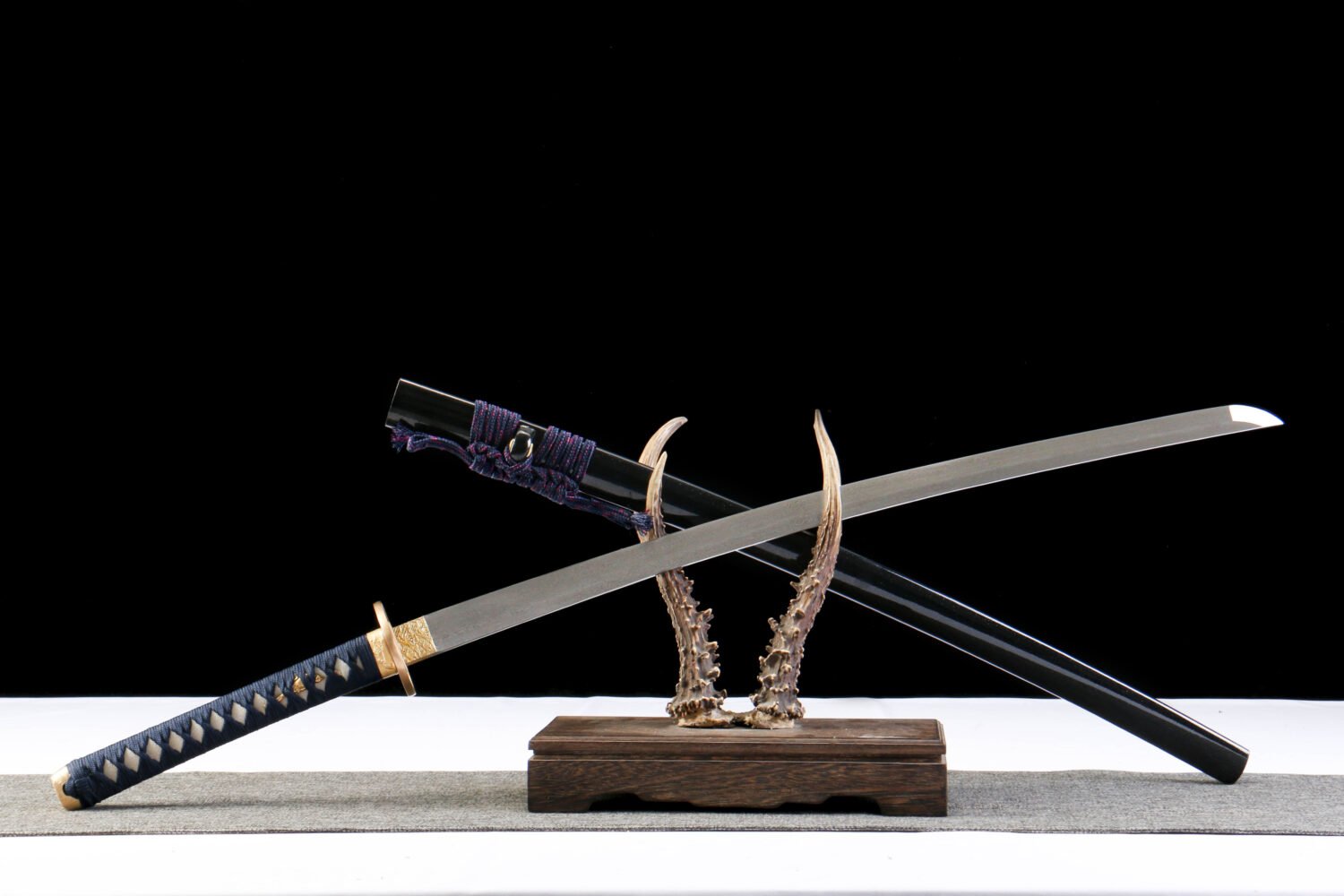 Damascus steel patterned steel - pure handmade Japanese katana - green leather sheath - copper fittings - plum blossom scabbard katana - azure gold