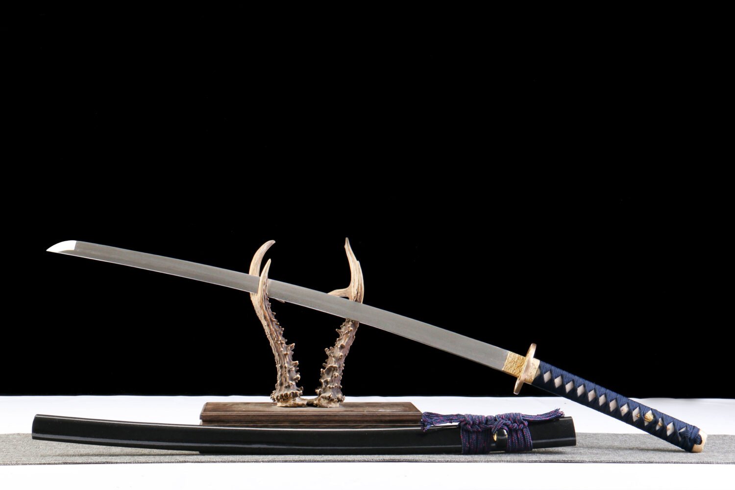 Damascus steel patterned steel - pure handmade Japanese katana - green leather sheath - copper fittings - plum blossom scabbard katana - azure gold