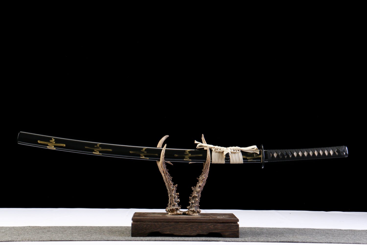 IMG_8136 T10 steel - pure handmade Japanese katana - green leather sheath - iron fittings - old roasted purple katana - black gold - hidden