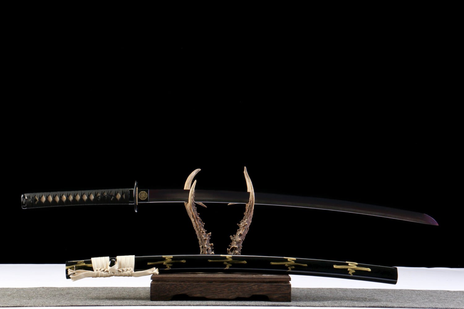 IMG_8143 T10 steel - pure handmade Japanese katana - green leather sheath - iron fittings - old roasted purple katana - black gold - hidden