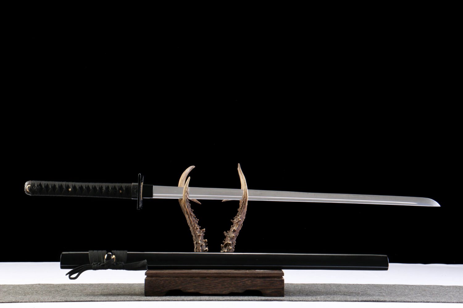 IMG_8147 1065 steel - pure hand-forged samurai sword - green leather sheath - square dragon hand guard manganese steel ninja samurai sword - hidden