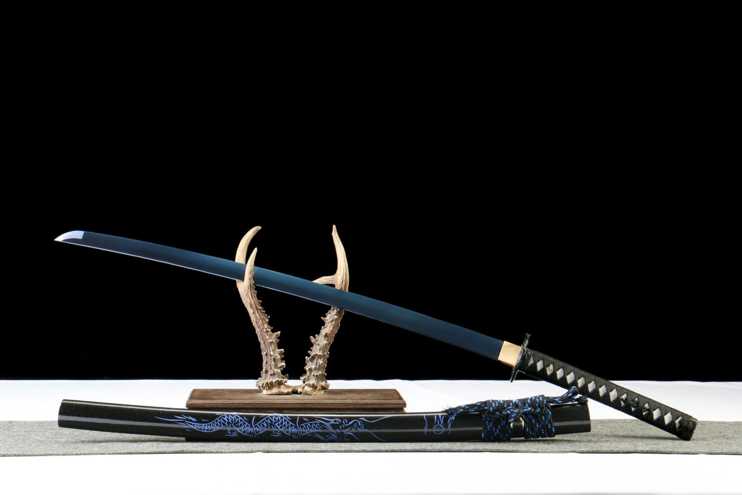 1066 steel - handmade Japanese samurai sword - green leather scabbard - zinc alloy equipment - Red Dragon Phantom