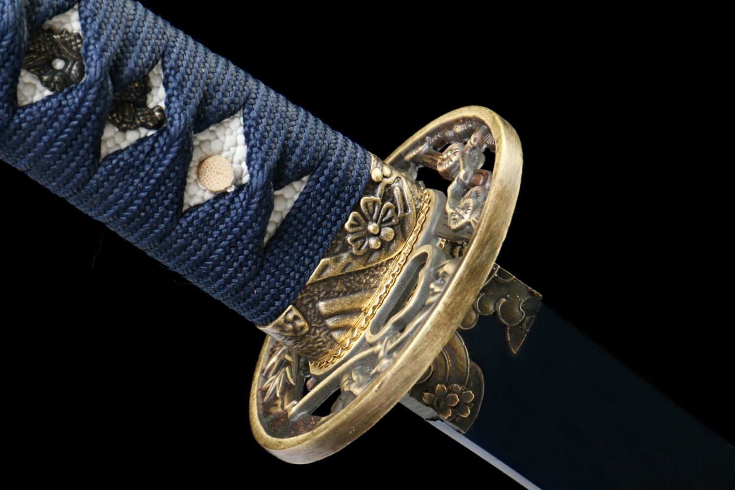 IMG_9425 1065 steel - pure hand-forged samurai sword - green leather sheath - zinc alloy fittings - blued - Cang Hai Ming Tao