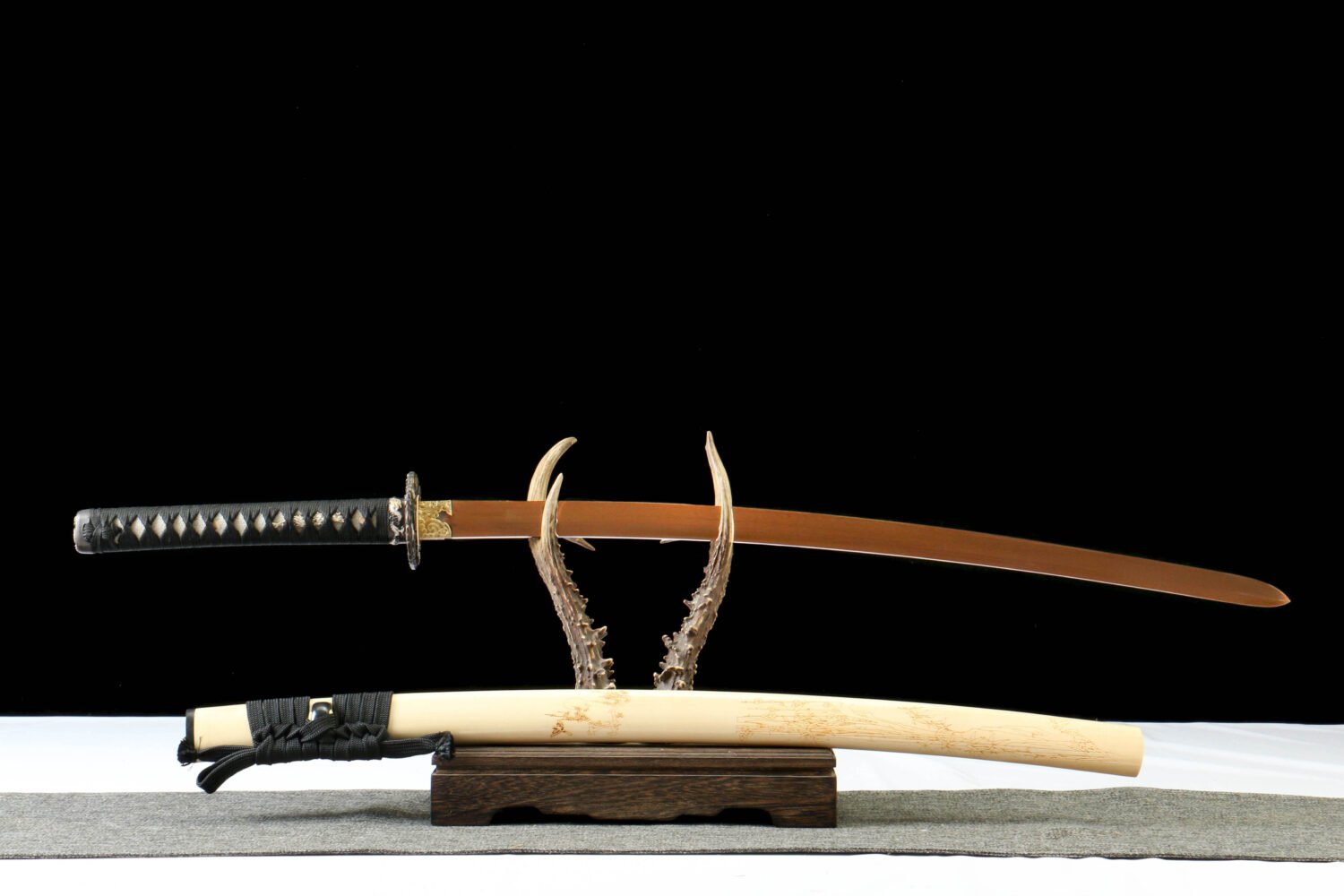 1065 steel - pure hand-forged samurai sword - green leather sheath - copper-plated gilded silver - baked gold - wooden heart ancient soul
