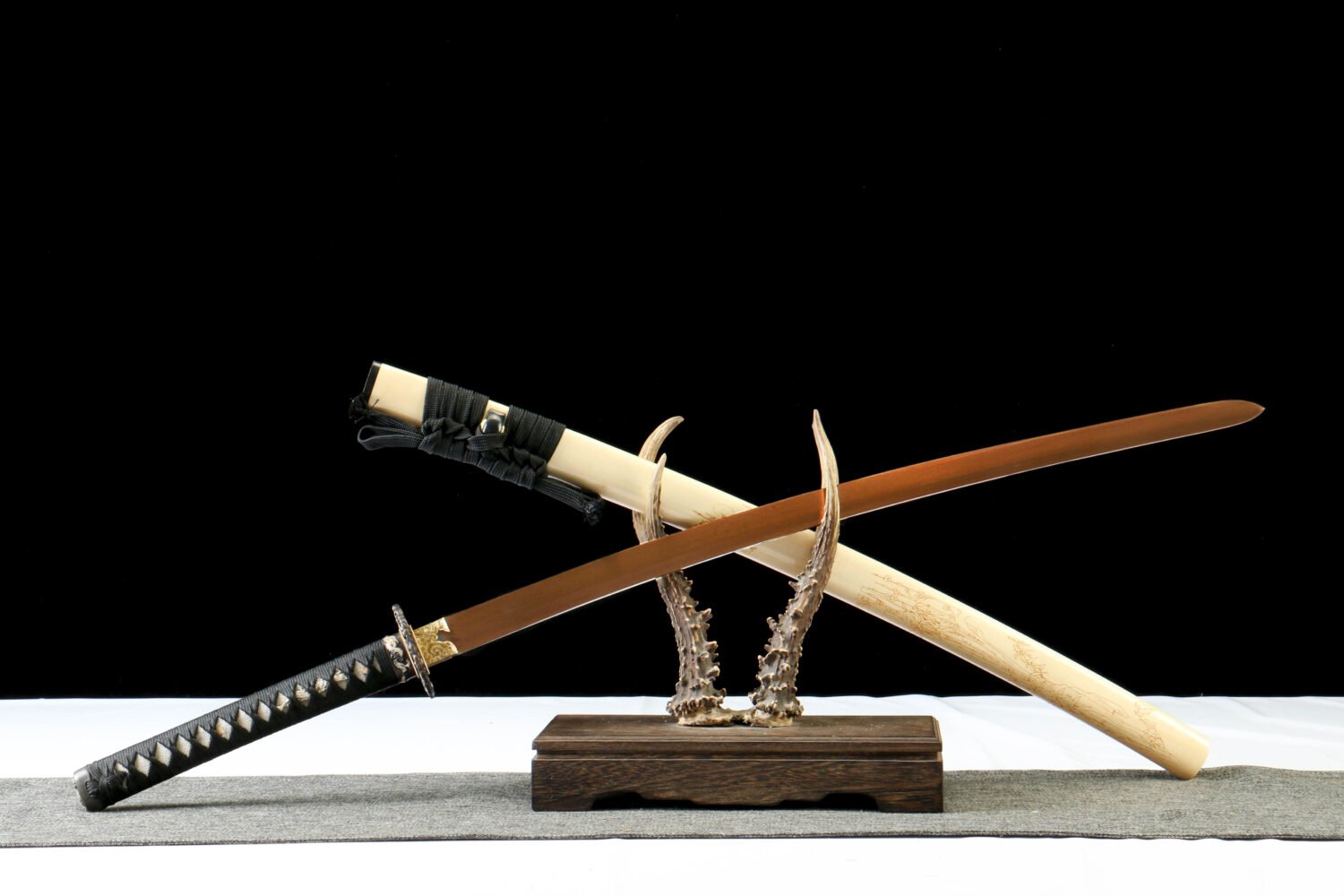 1065 steel - pure hand-forged samurai sword - green leather sheath - copper-plated gilded silver - baked gold - wooden heart ancient soul
